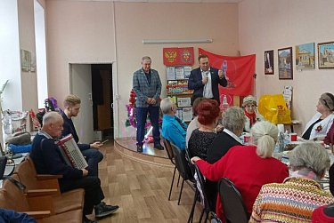 Максим Щепинов встретился с детьми войны